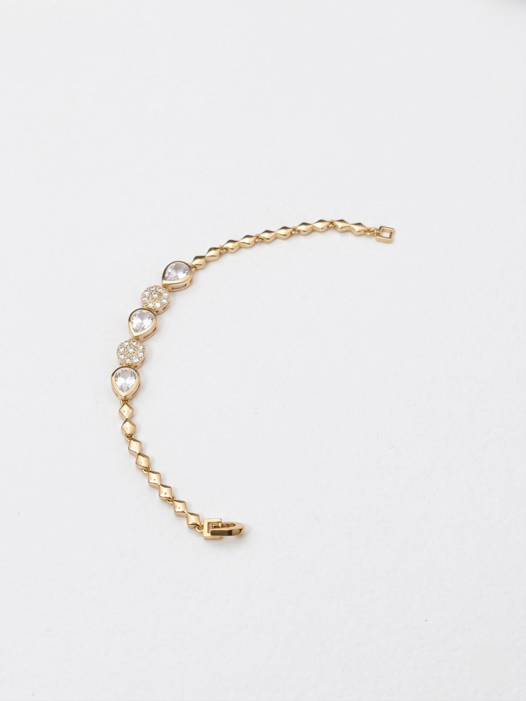 Gilded Heart Shimmer Bracelet