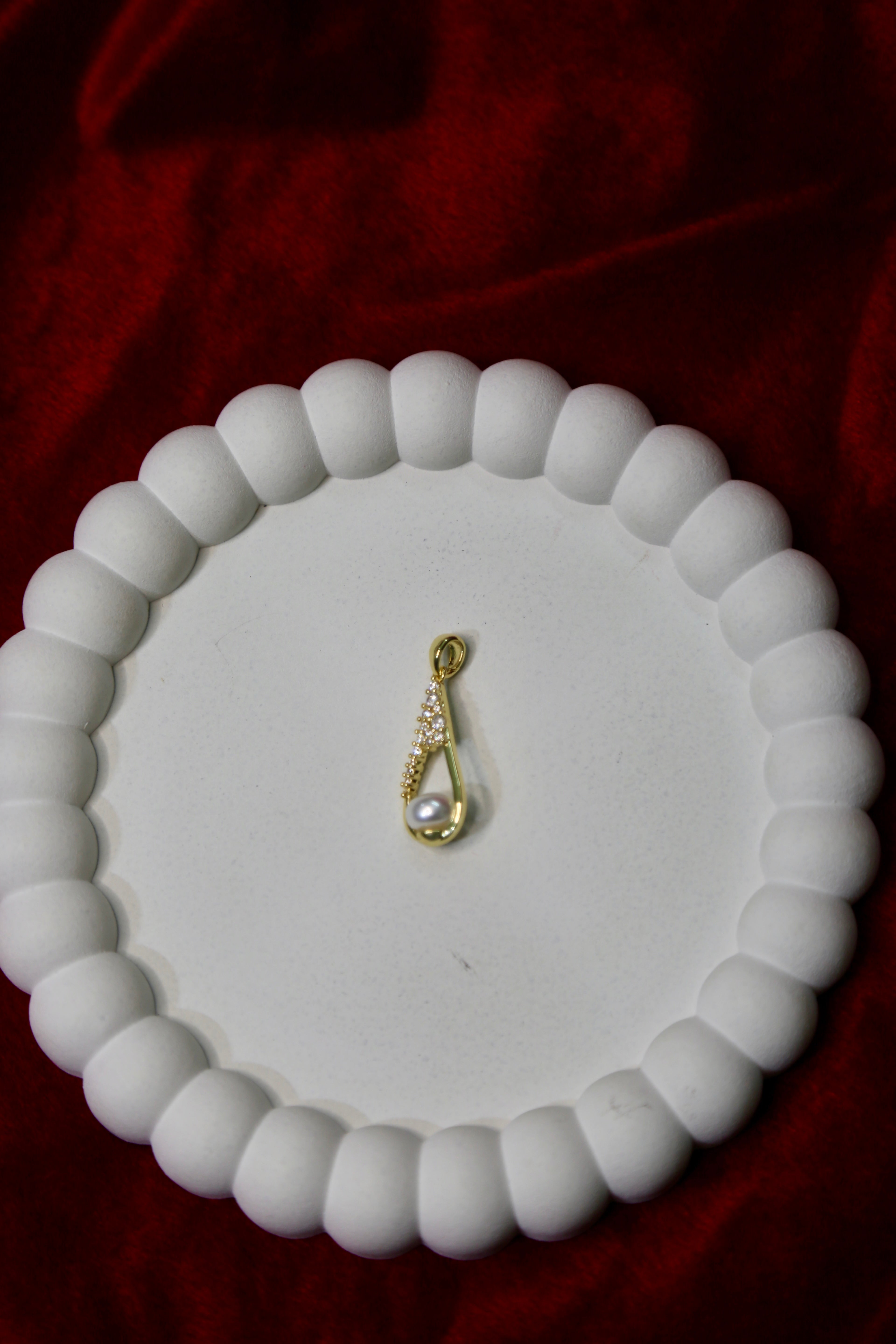 The Pearl Rain Pendant