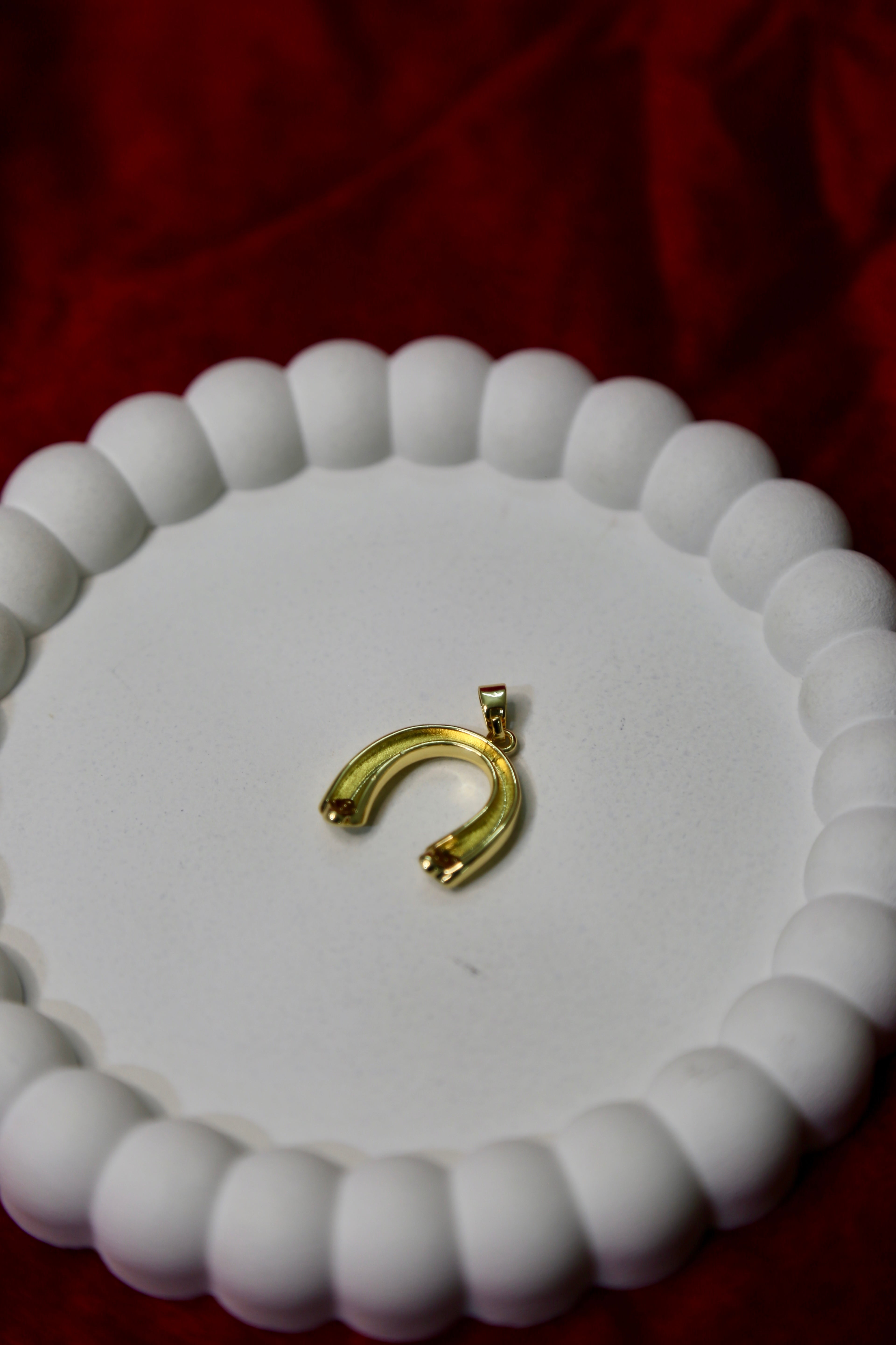 The Lucky Horseshoe Pendant