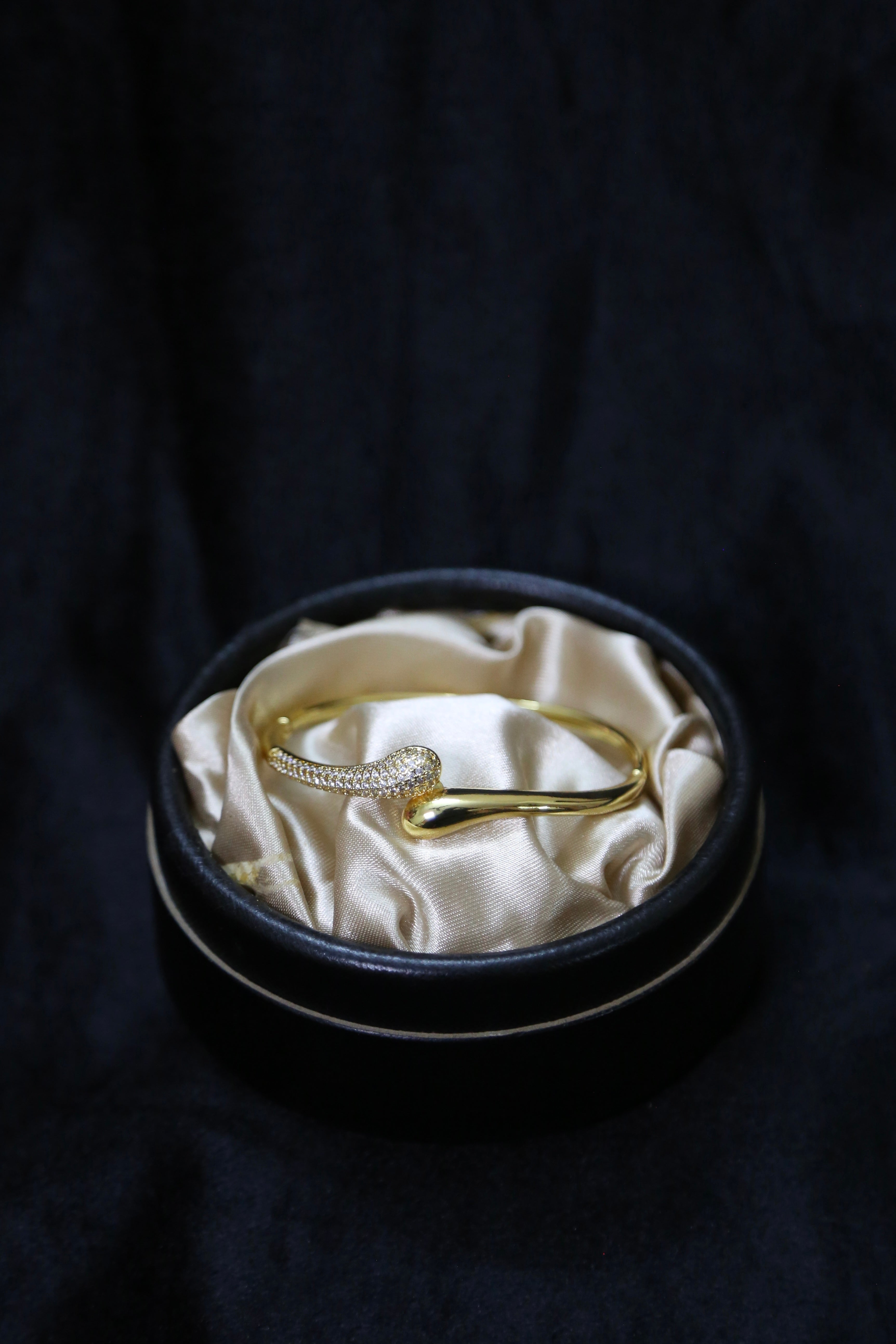 Serpentine Glaze Bracelet