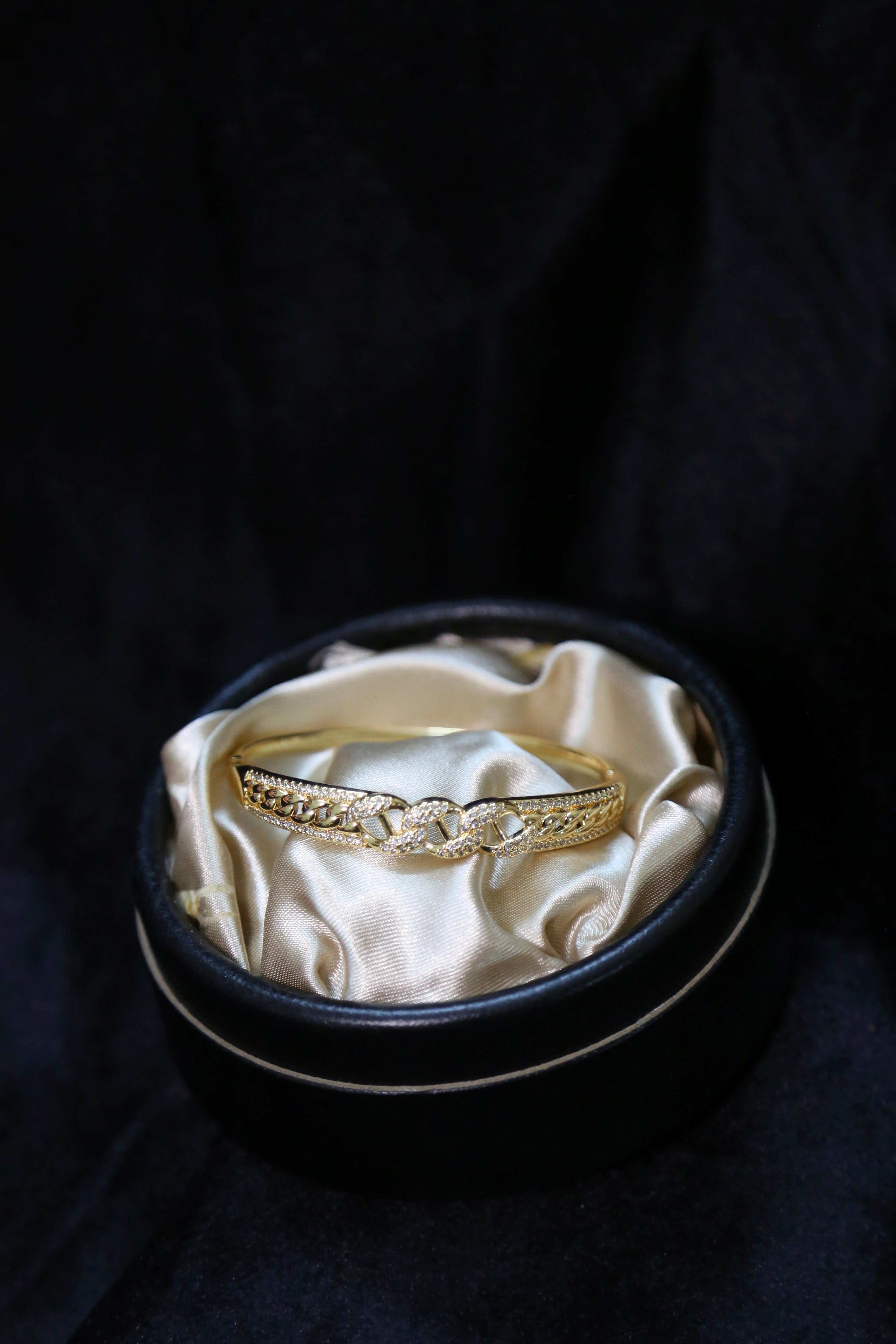 Luxe Curb Bracelet