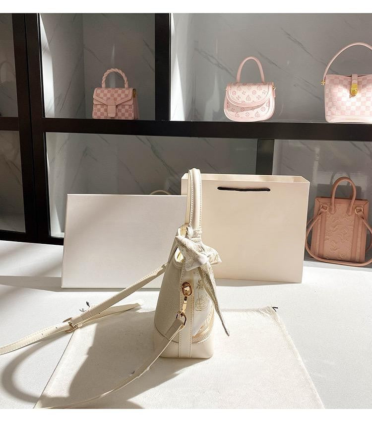 Chaease & Katie Embroidery Bucket Bag