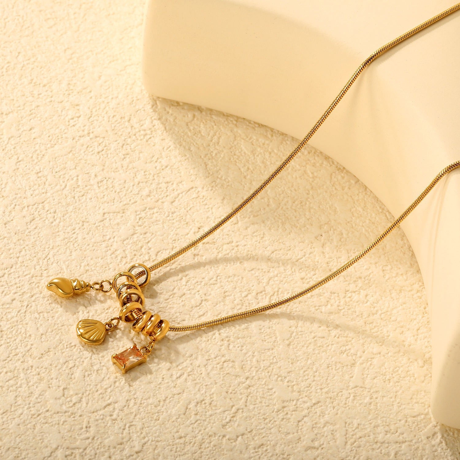 The Marée Charm Necklace | 18K Gold Plated