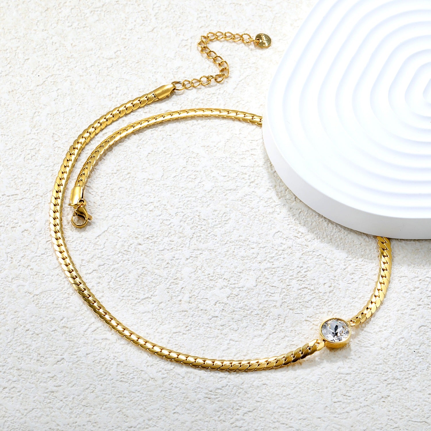 The Solitaire Curb Necklace | 18K Gold Plated