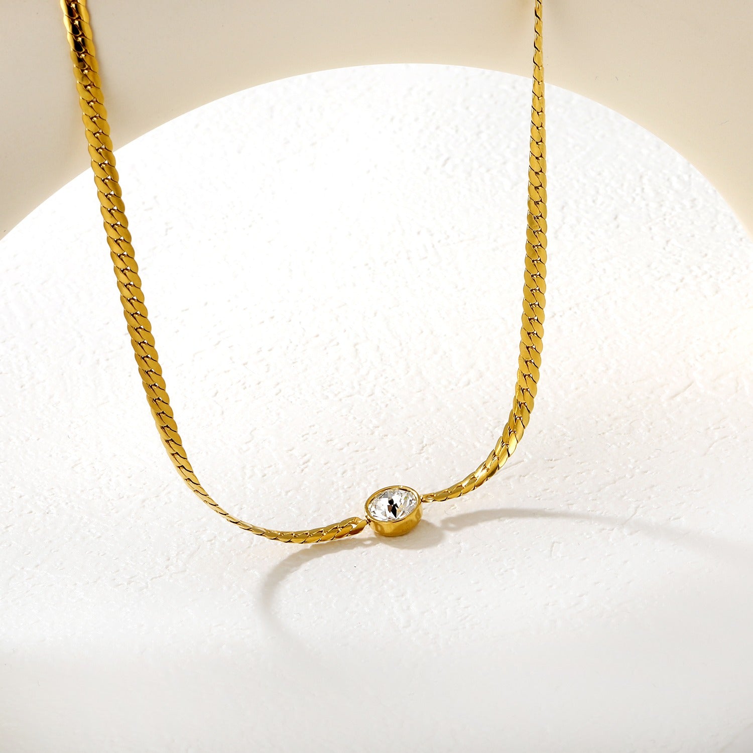 The Solitaire Curb Necklace | 18K Gold Plated